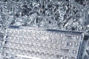 气泡键盘颜色是什么？气泡键盘的外观设计有何特点？