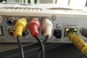 电视机顶盒底托拆卸方法是什么？需要哪些工具？