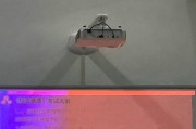 手机摄像头连接的黄条是什么？出现黄条的原因是什么？