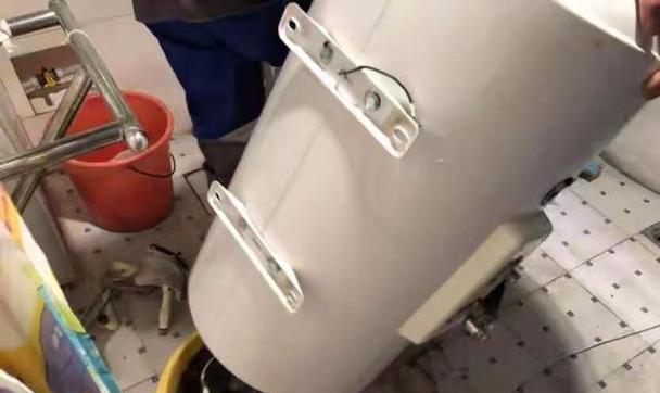 如何清洗热水器内胆（快速）