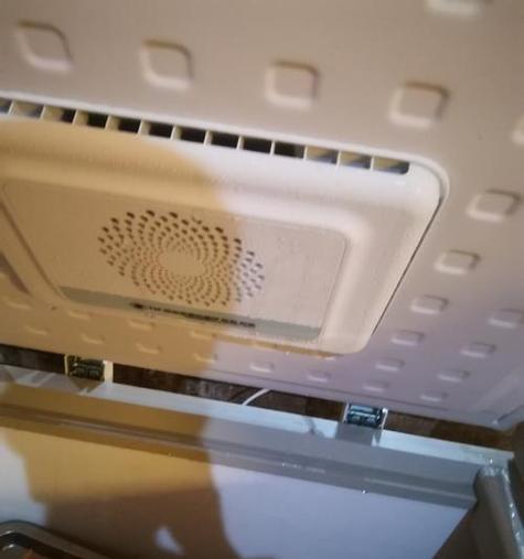 冰柜底部破裂修复方法（家用冰柜底部破裂维修指南）