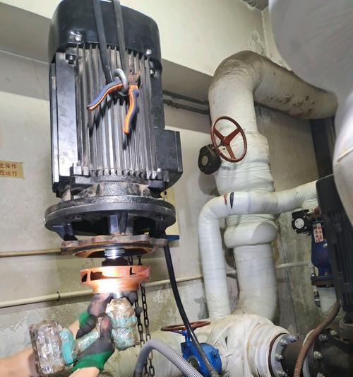 中央空调水泵出水回水原因分析（探究中央空调系统中水泵出水回水的原因及解决方法）