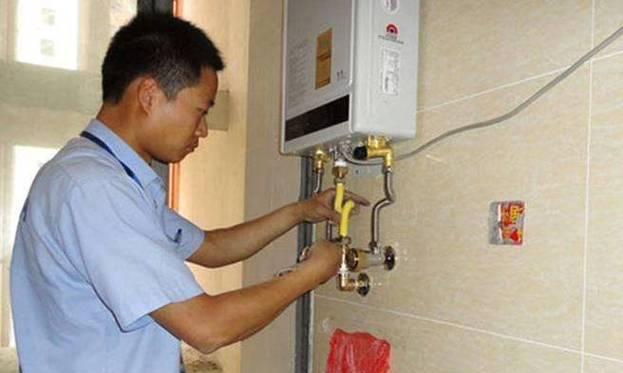 热水器清洗管子的正确安装方法（彻底清洗管道）