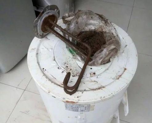 清洗热水器后水管的处理方法（保证水质清洁）