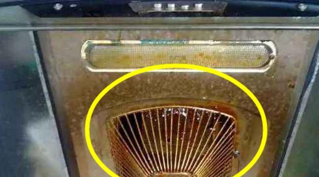 油烟机窟窿的清洗方法（轻松清除油烟机窟窿的积碳）