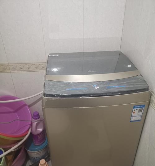 洗衣机从旁边冒水的原因及解决方法（为什么洗衣机会从旁边冒水）