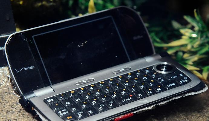 红魔6SPro和ROG5SPro哪个性价比高？入手前需要考虑哪些因素？