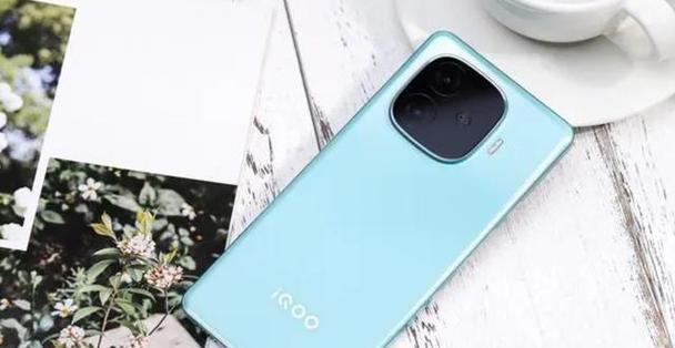 哪三款iQOO手机被认为是最好的？它们的特点和常见问题是什么？