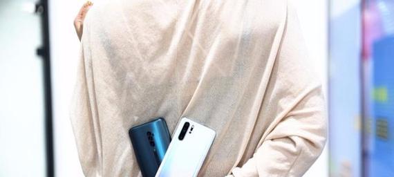 OPPOReno10倍变焦版深度评测？性能如何？值得购买吗？