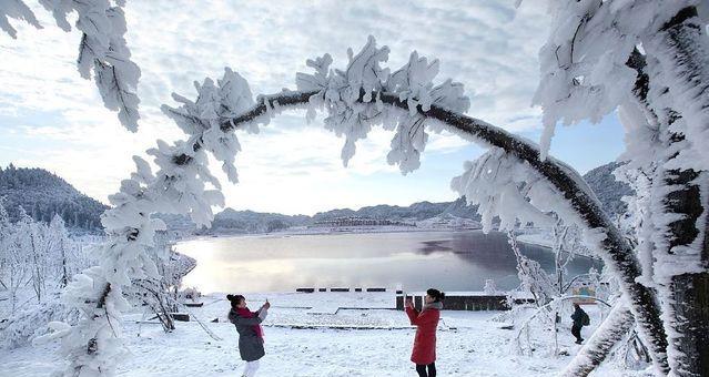 手机在雪地里拍照设置方法是什么？如何进行互拍？