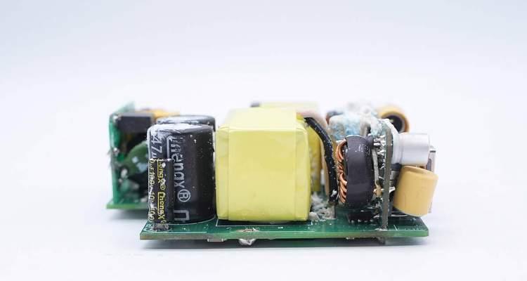 联想一体充电器的功率是多少瓦？
