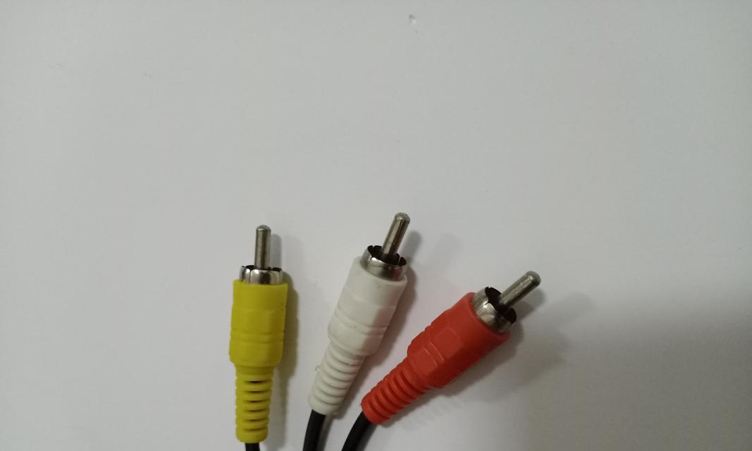 大屏电视接机顶盒的正确接线方法是什么？