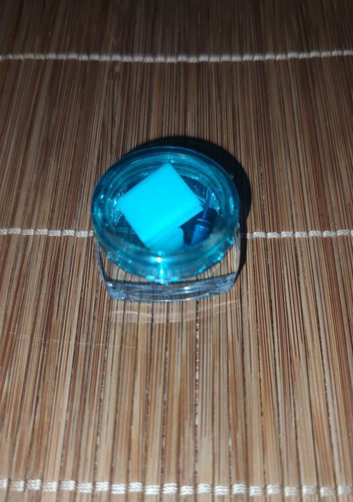 荣耀手机壳子带防尘塞的安装方法是什么？