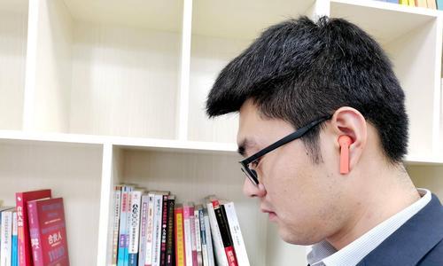 联想蓝牙耳机如何正确拆卸充电桩？
