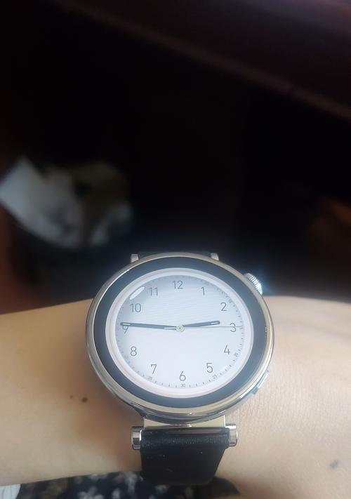 智能手表表带是否可以自行更换？卸下表带的正确步骤是什么？