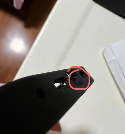 苹果14手机壳上的黑点是什么原因造成的？黑点影响使用怎么办？