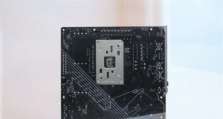 技嘉主板散热器拆装方法是什么？