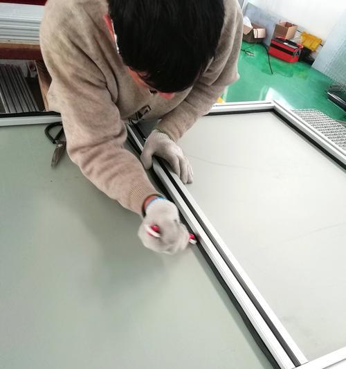 显示屏前封板的含义是什么？前封板在显示屏中起什么作用？