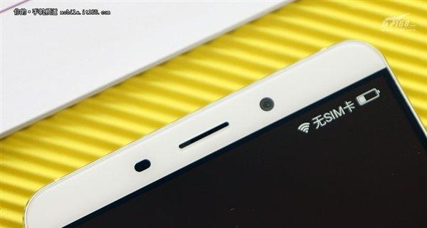 苹果手机极窄黑边有何特点？